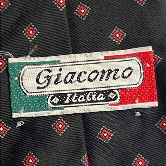 Classic Black Tie with Red Diamond Pattern - Picture 5 of 6